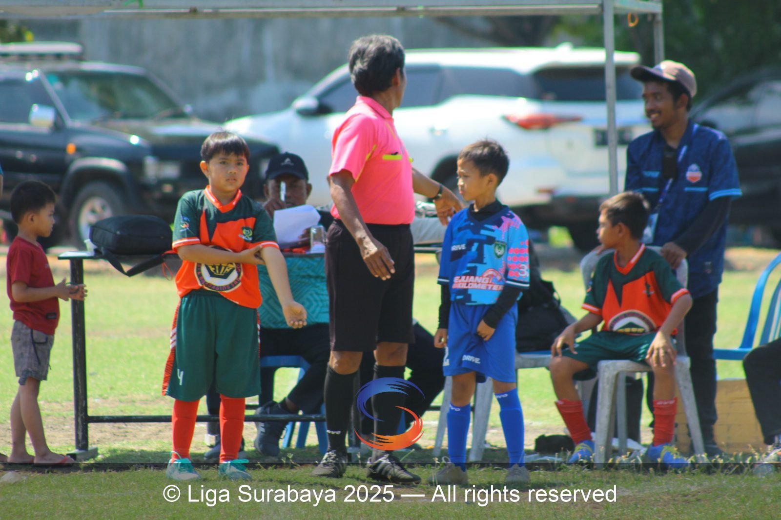 Anak-anak sepak bola